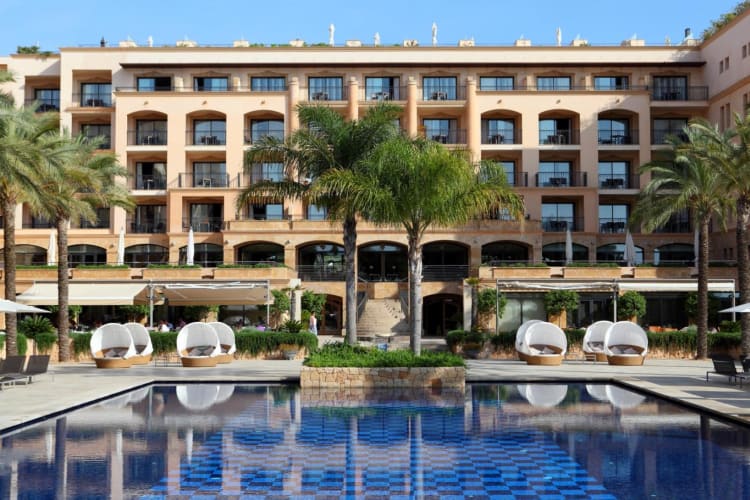 Pool and hotel